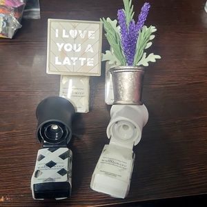 Bath & Body works wallflowers